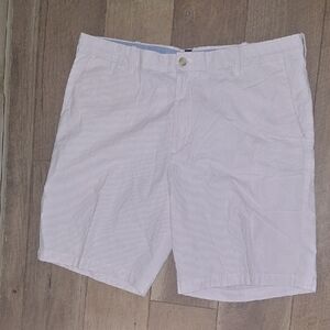 IZOD Men's Pink/White Seersucker Shorts Size 38